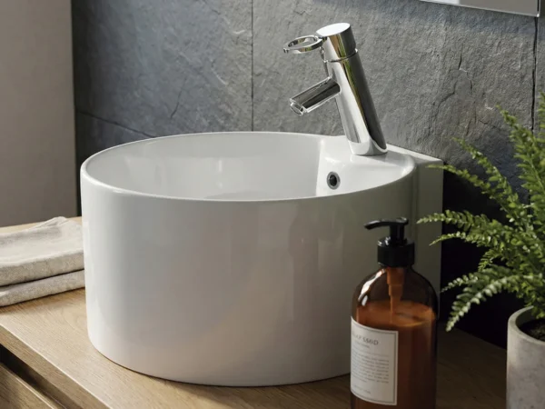 H1012_HAMBURG_01 Bathco Hamburg H1012 Round White Porcelain Washbasin