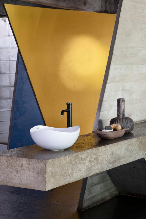 Ohtake_A5A349ECN0_A327A15000_22_05_Roca196_t_Ambient_Pictures_TF_Mob_solu_xxl_v2 Roca Ohtake Round Countertop Basin 380mm | Onyx Fineceramic®